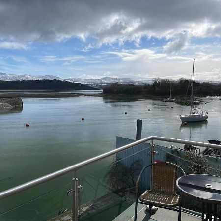 Portmadog, Oakley Wharf Apartment Porthmadog Bagian luar foto