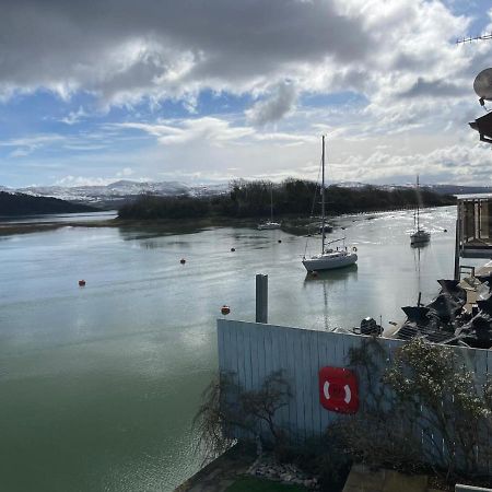 Portmadog, Oakley Wharf Apartment Porthmadog Bagian luar foto