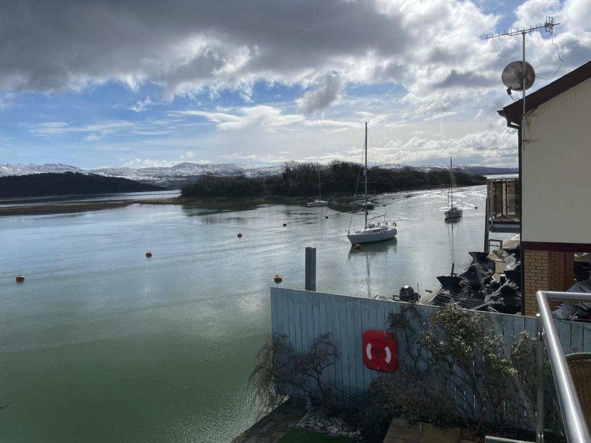 Portmadog, Oakley Wharf Apartment Porthmadog Bagian luar foto