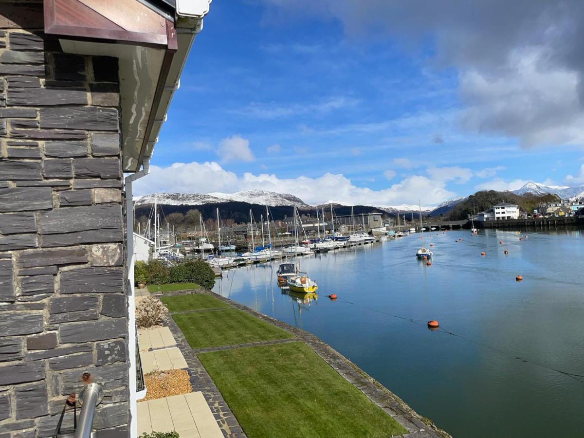 Portmadog, Oakley Wharf Apartment Porthmadog Bagian luar foto